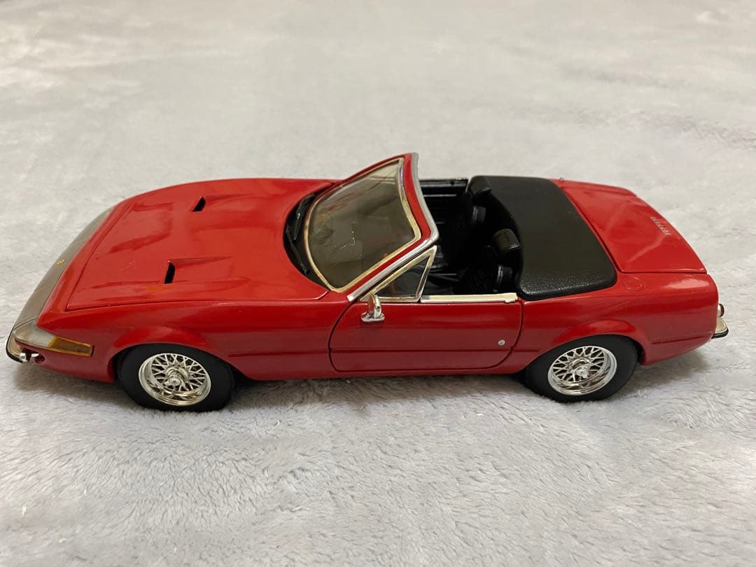 ミニカー HOTWHEELS Ferrari 365 GTS/4 1/18