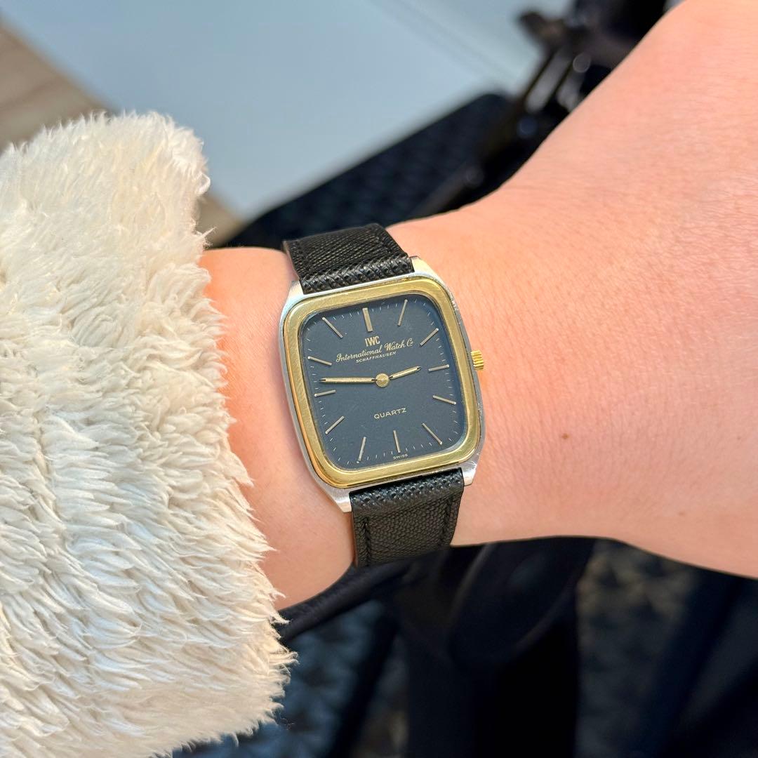VINTAGE IWC Schaffhausen 黒文字盤 タンク 1980's