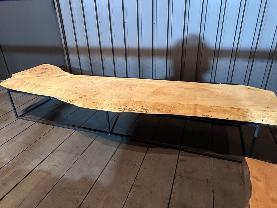 栃　トチ　一枚板テーブル　ローテーブル　ベンチディスプレイ　アイアン　民泊