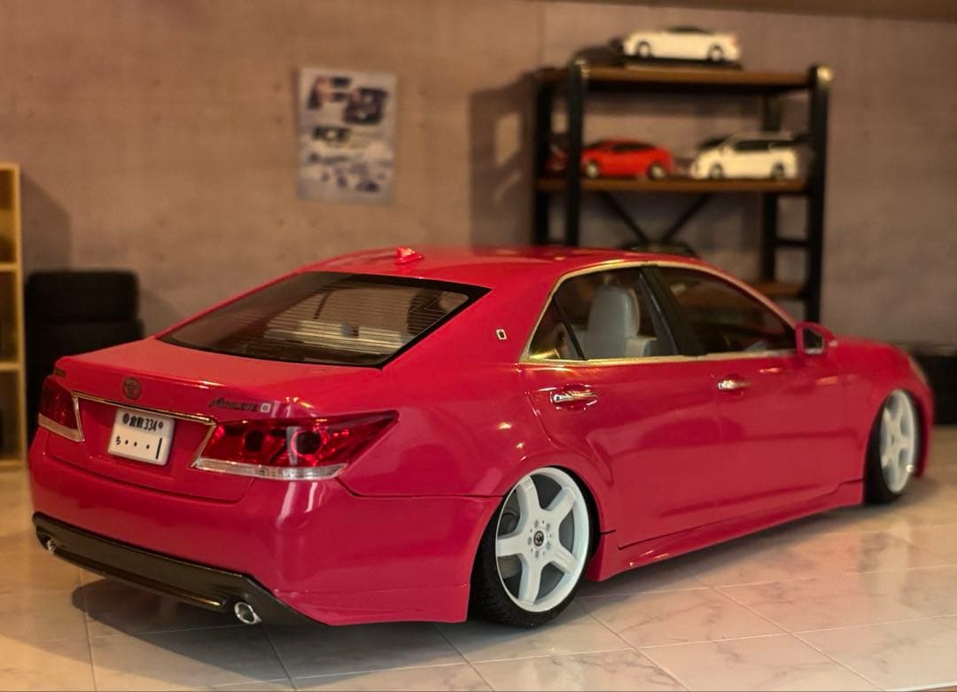 アオシマ 1/24プラモデル トヨタ 21クラウンアスリート ピンク 純ベタ仕様