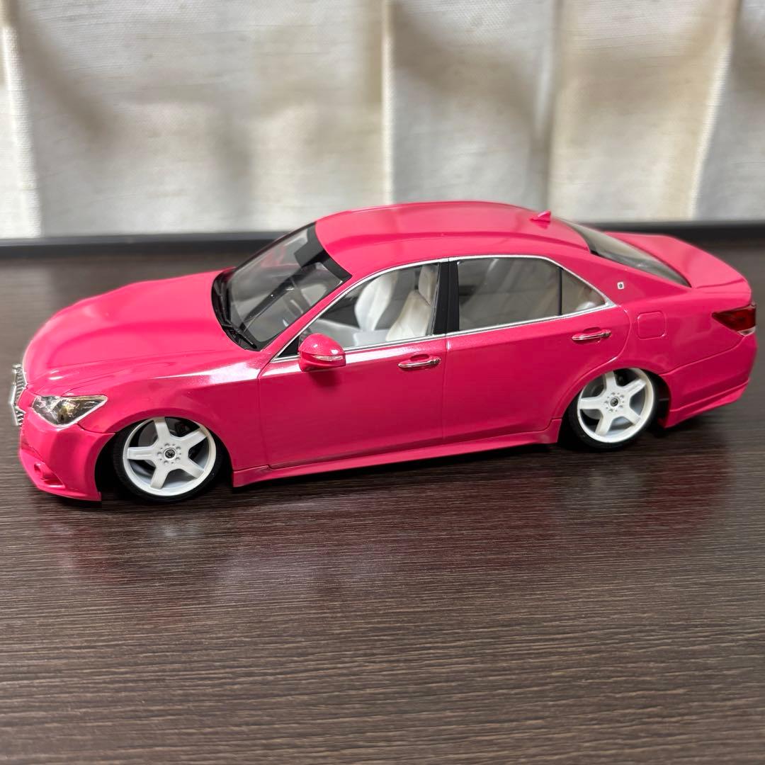 アオシマ 1/24プラモデル トヨタ 21クラウンアスリート ピンク 純ベタ仕様