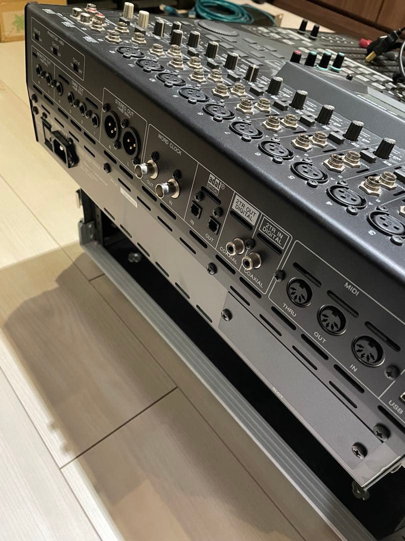 Yamaha O1V96i デジタルミキサー　【ジャンク品】