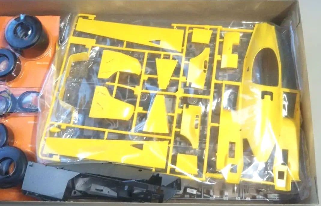 タミヤ 1/20 Renault RE20 TURBO 未組立