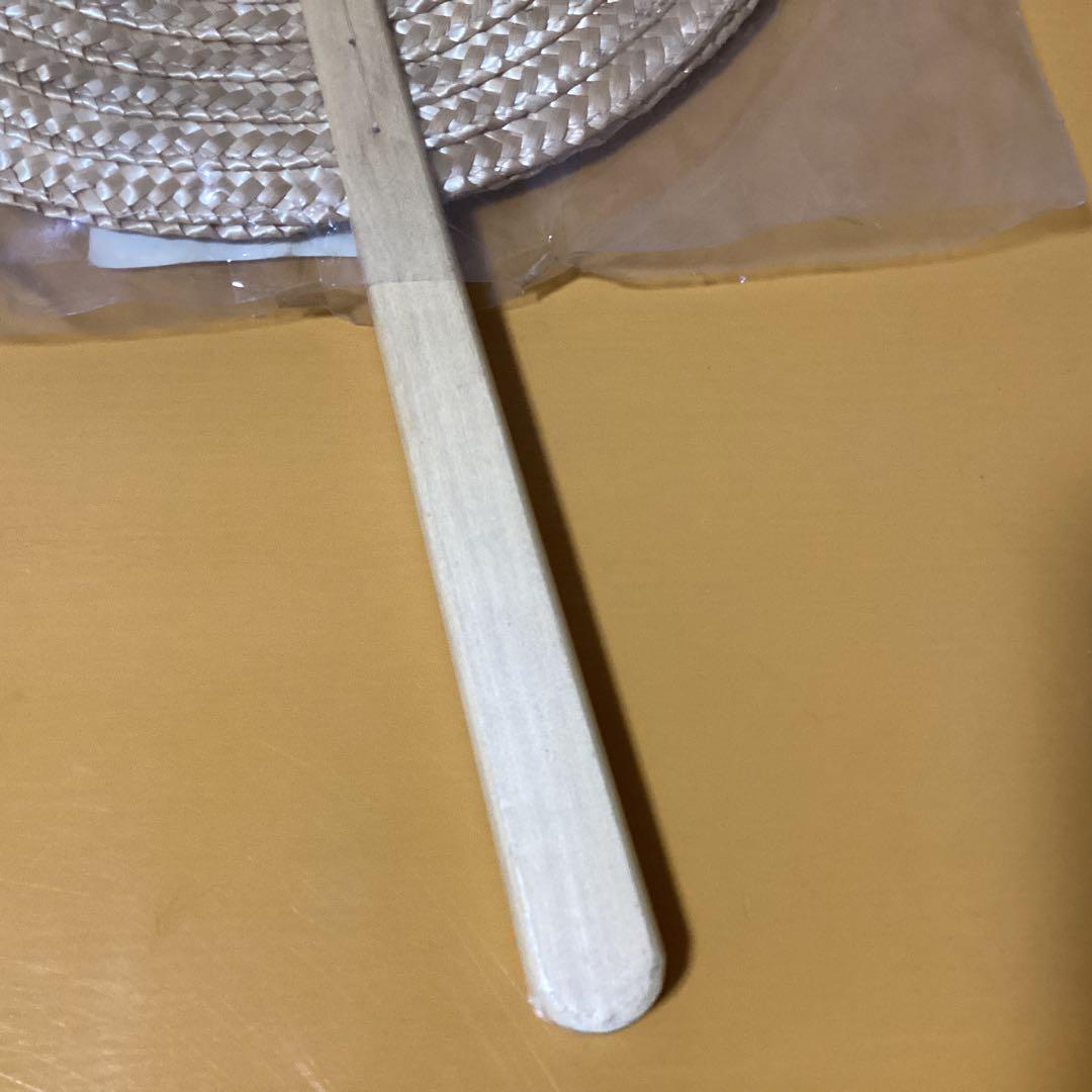 3068ハローキティイグサうちわちょうちょ