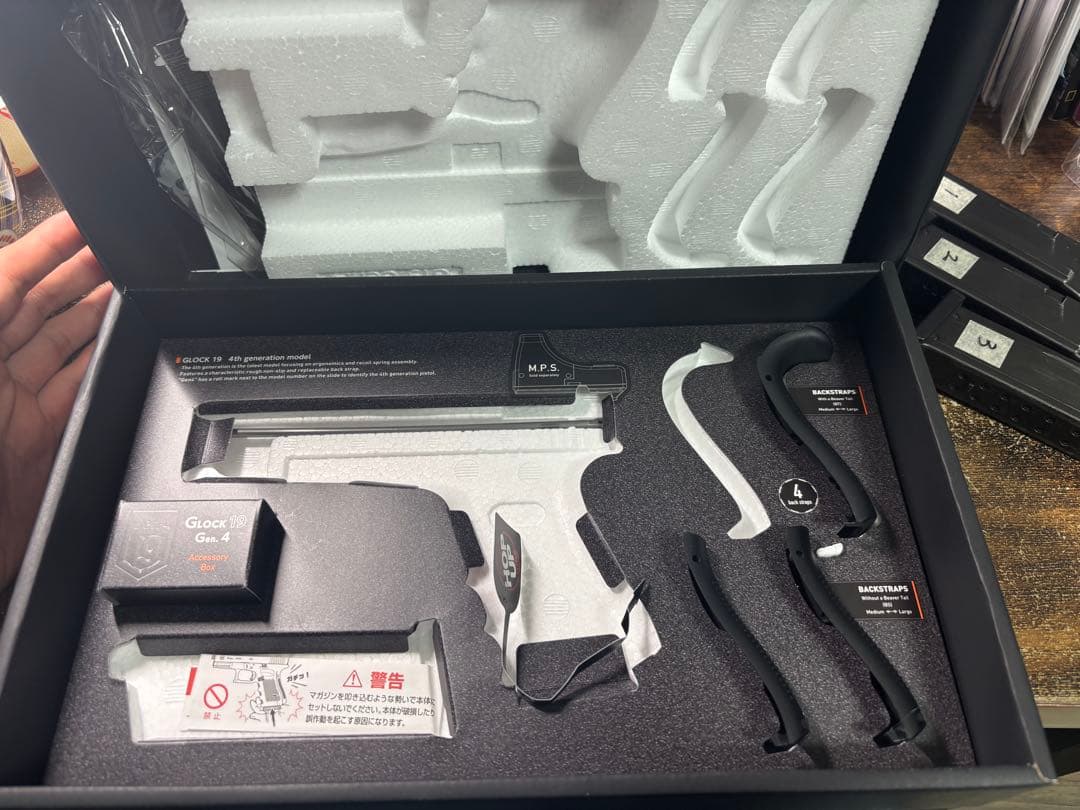 東京マルイ glock19 gen4 マガジン３つ付き