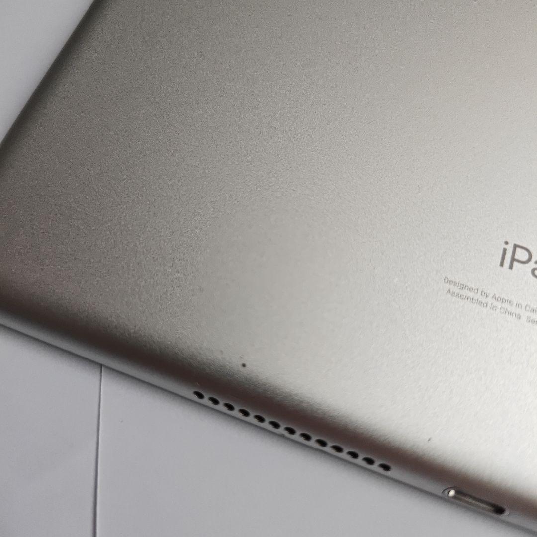 ホワイト iPad 標準サイズ 本体