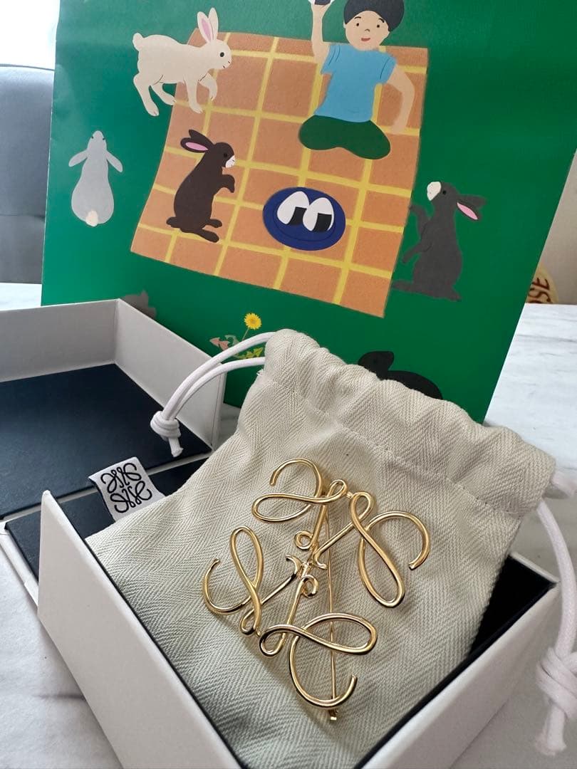 【正規品】LOEWE ロエベ ブローチ ゴールド【ギャランティカード付き】