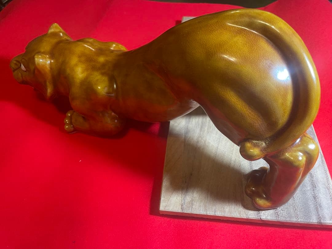 朝蔵五十吉　九谷焼陶器製虎の置物と木製箱