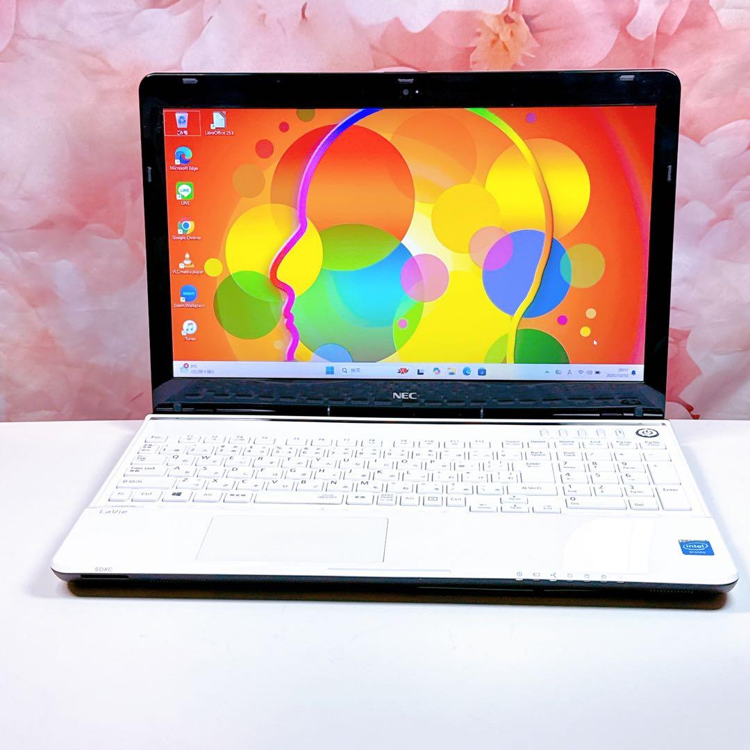 新品SSDで爆速✨windows11 ノートパソコン✨オフィス カメラ 白