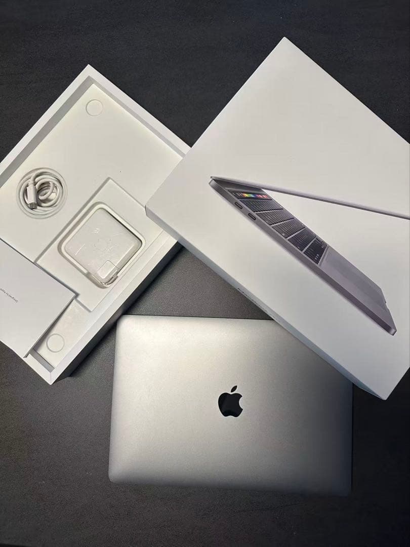 Macbook Pro 2020 32gb SSD2tb 充放電162回 国内版