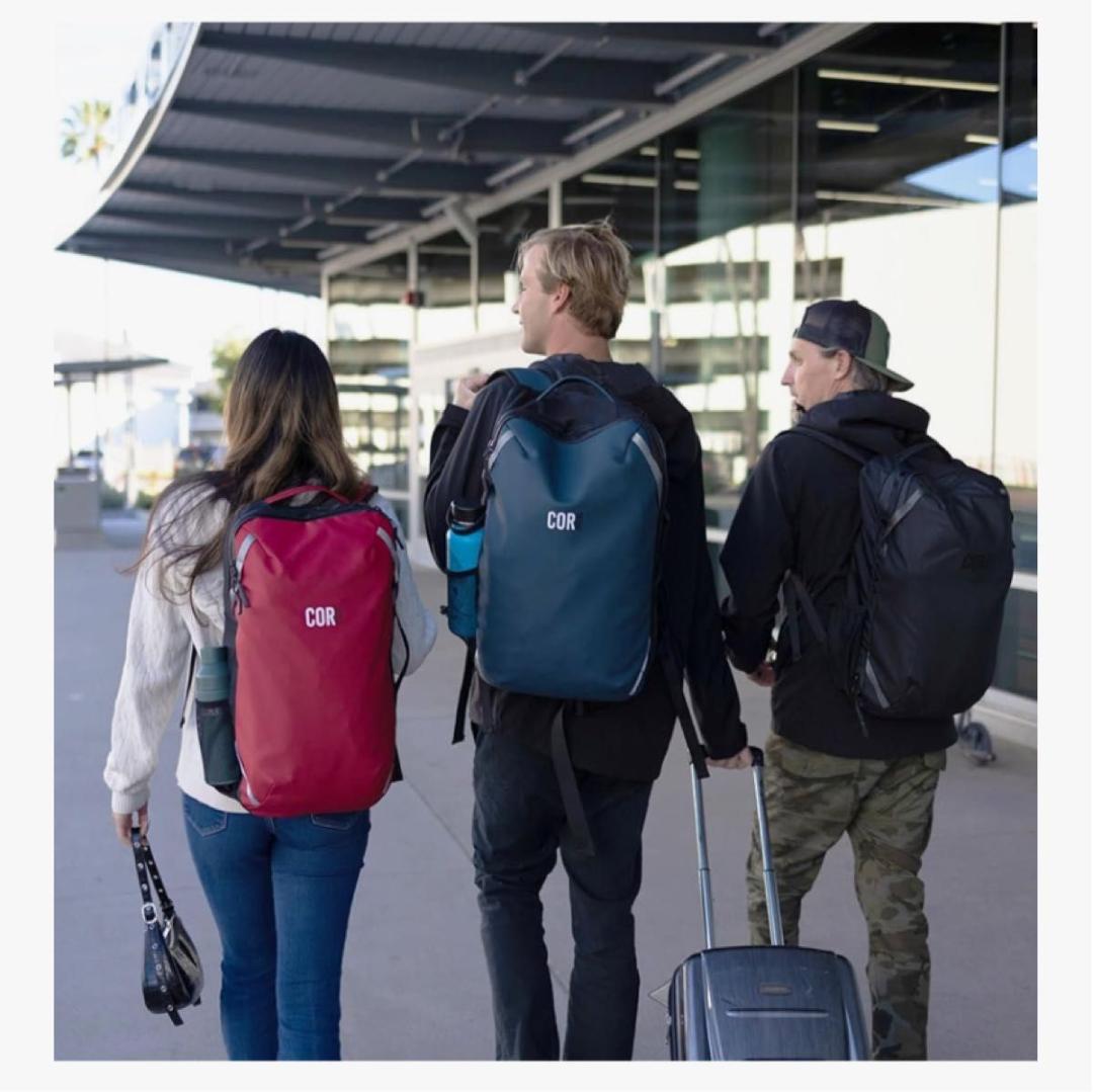 【COR Surf】 機内持ち込み可 レッド 28Lトラベル バックパック