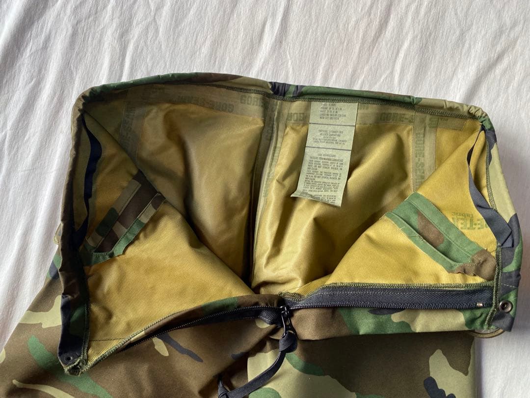新品未使用　米軍放出品　ECWCS GORE-texオーバパンツ　カモフラージュ