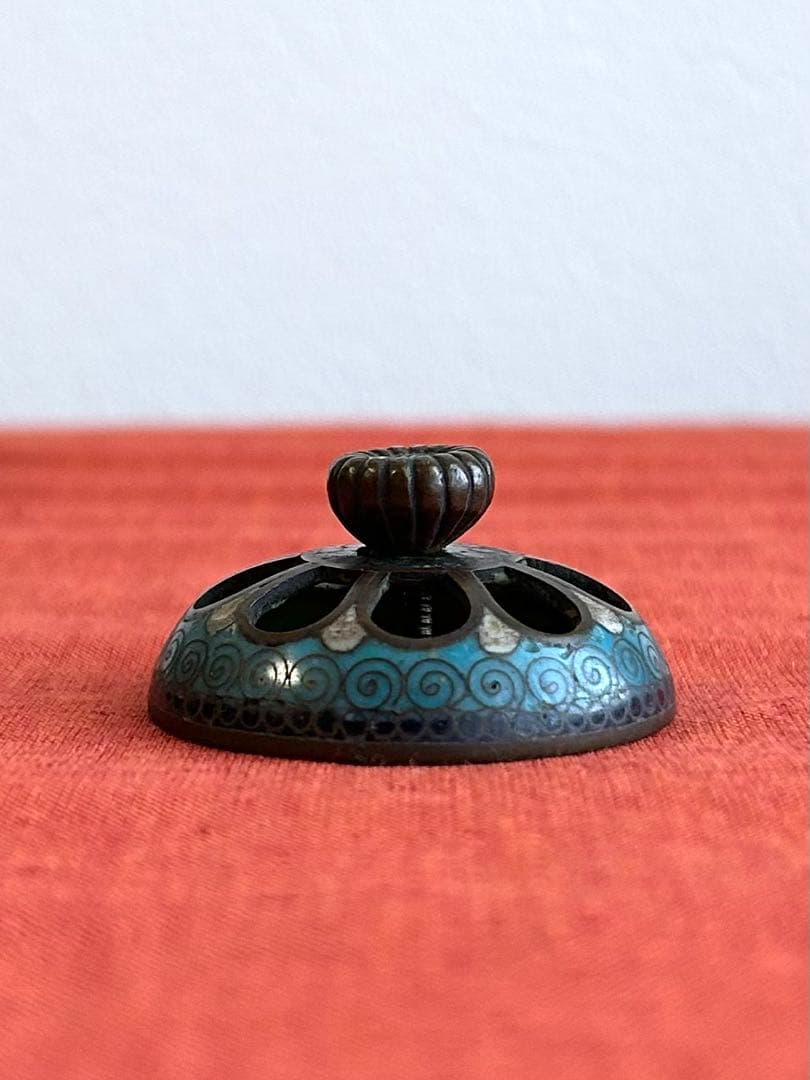 香炉 鳳凰蝶草花文・菊文三つ足有線七宝香炉 香道具 御茶道具 明治時代から伝わる