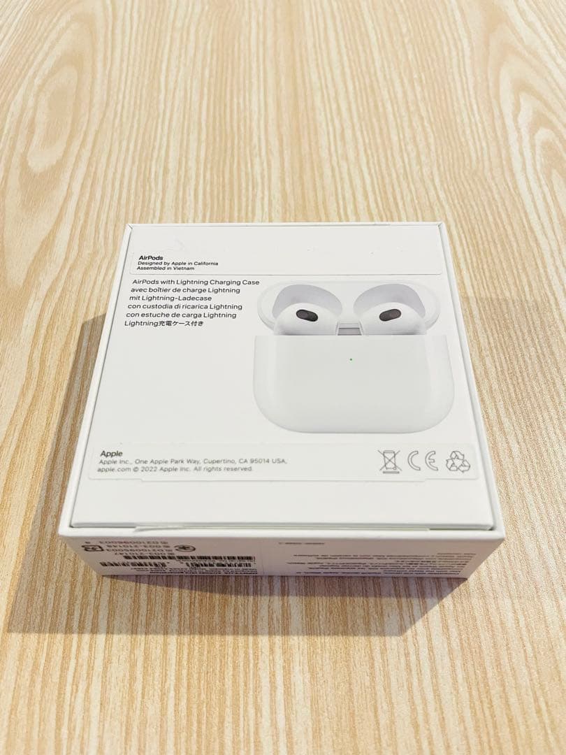 【Apple正規品】AirPods（第3世代）Lightning充電ケース付き
