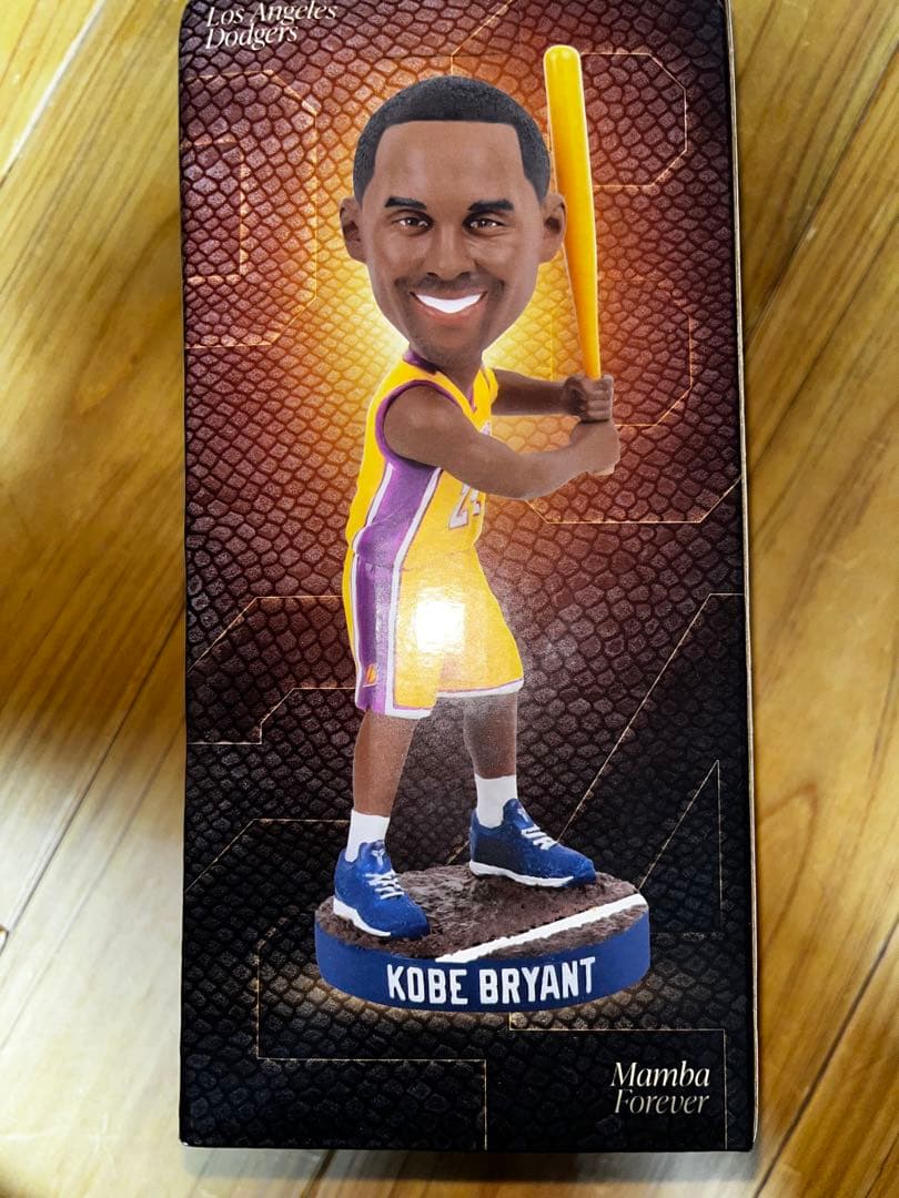 2025/8/8 球場配布品 コービー・ブライアント ドジャースボブルヘッド
