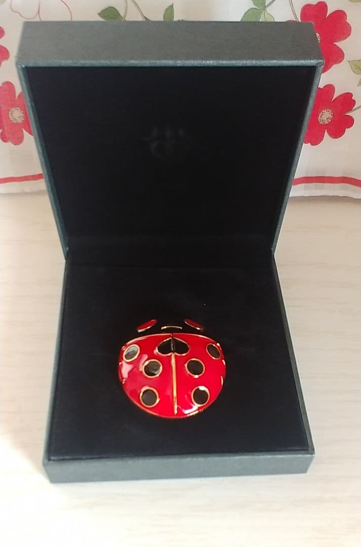 ☆未使用☆ジョジョ展　ジョルノてんとう虫ブローチ
