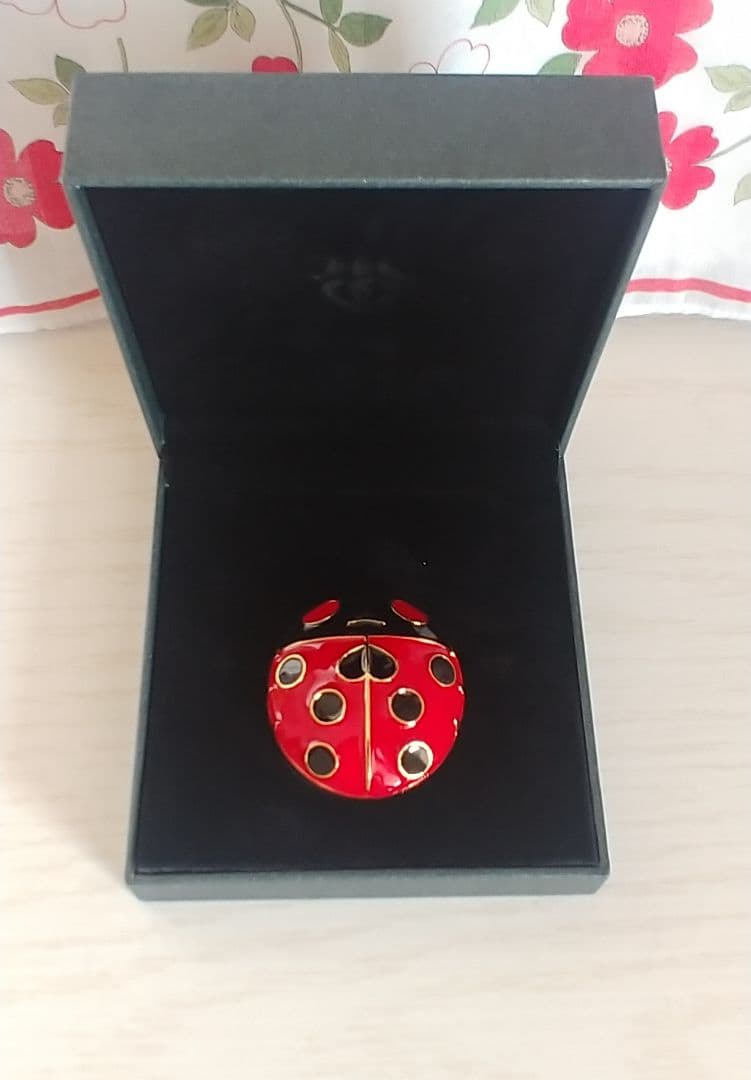 ☆未使用☆ジョジョ展　ジョルノてんとう虫ブローチ
