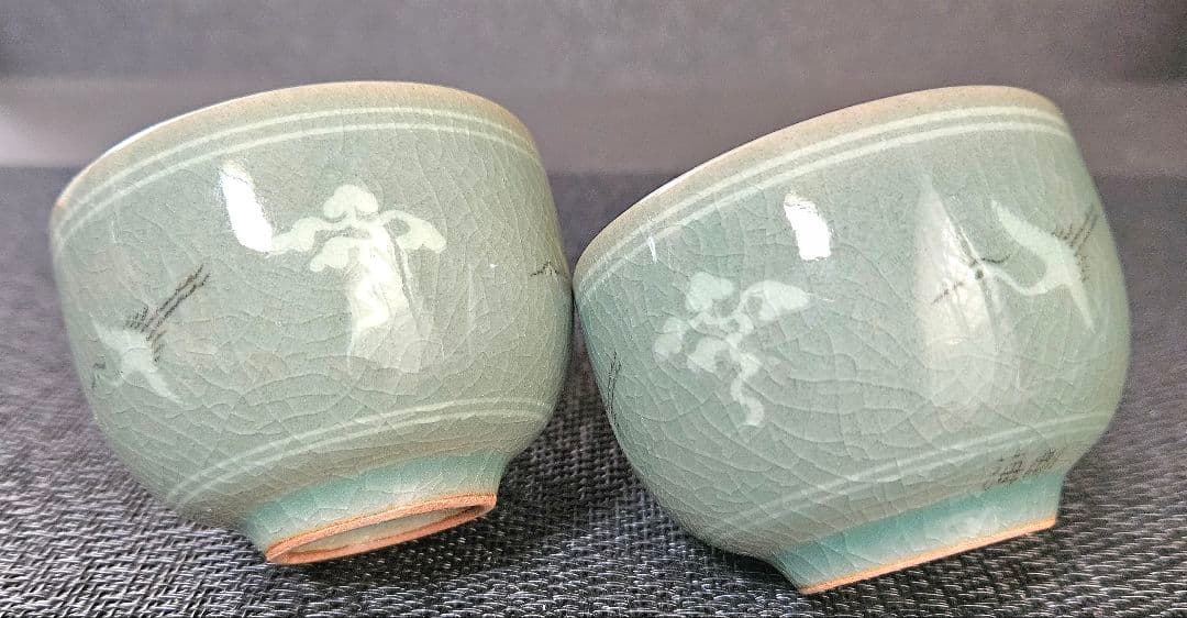 韓国　人間文化財　人間国宝　柳海剛作　高麗青磁　象嵌　雲鶴図　ぐい呑　盃　酒杯