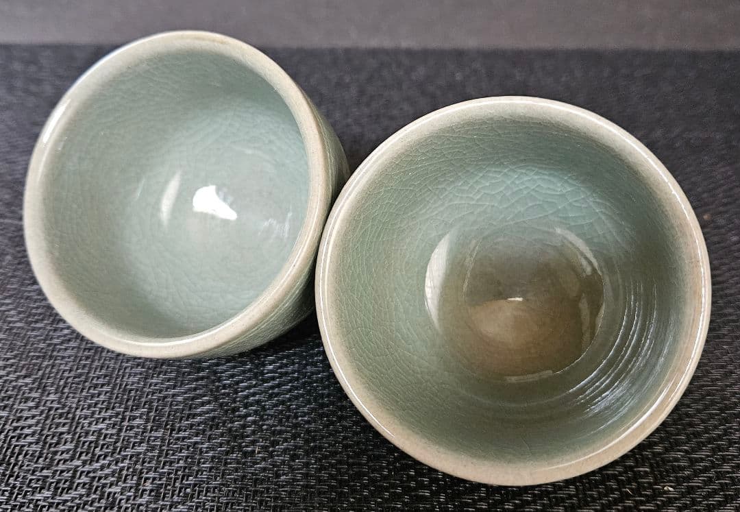 韓国　人間文化財　人間国宝　柳海剛作　高麗青磁　象嵌　雲鶴図　ぐい呑　盃　酒杯