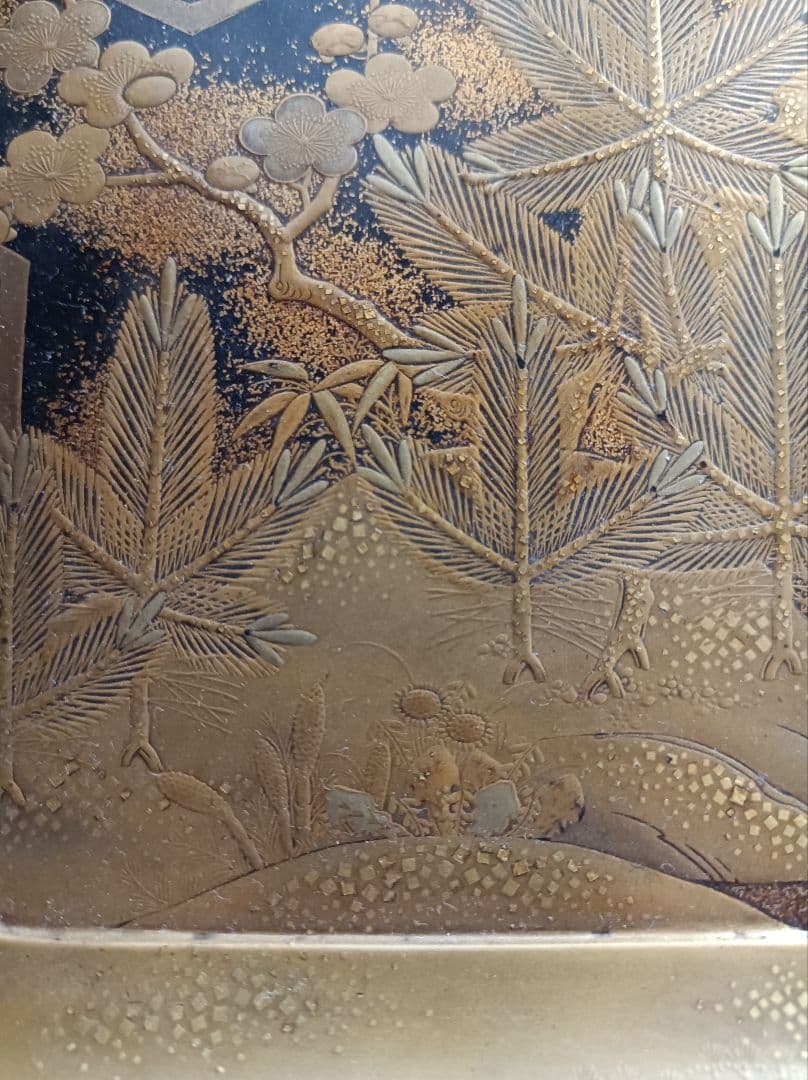 松竹梅破亀甲葵紋蒔絵香盆