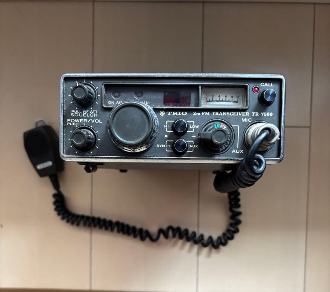 TRIO TR-7500 FMトランシーバー