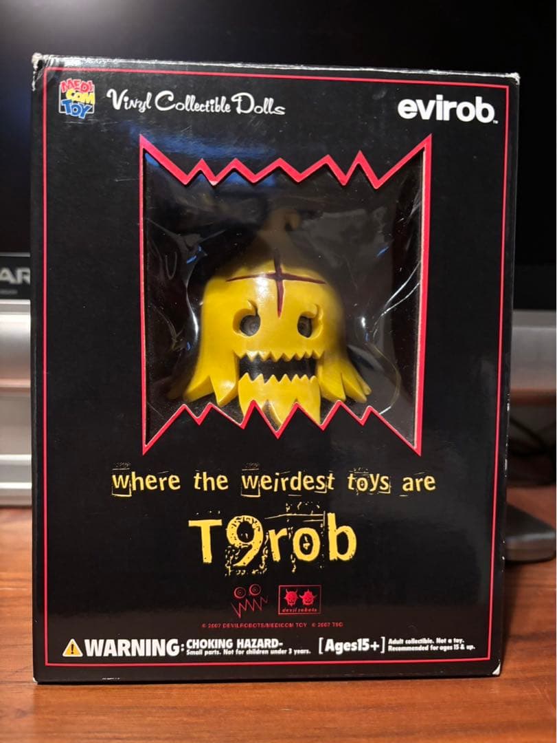 ヴァイナルコレクティブルドールズ　evirob 2007 T9rob