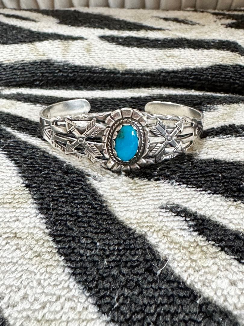 ホーミーフレッドハービー シルバーバングル ナバホインディアンジュエリー