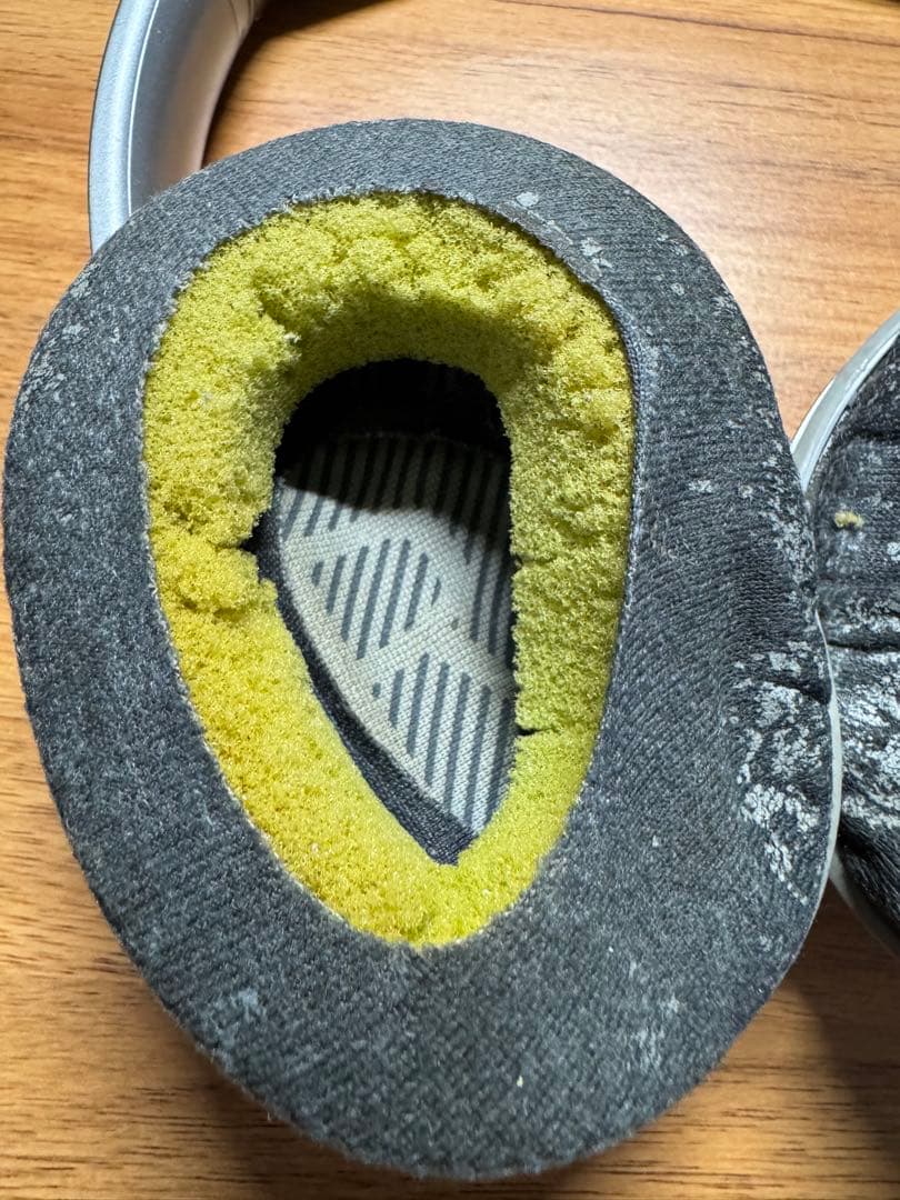 Bose ワイヤレスヘッドホン シルバー