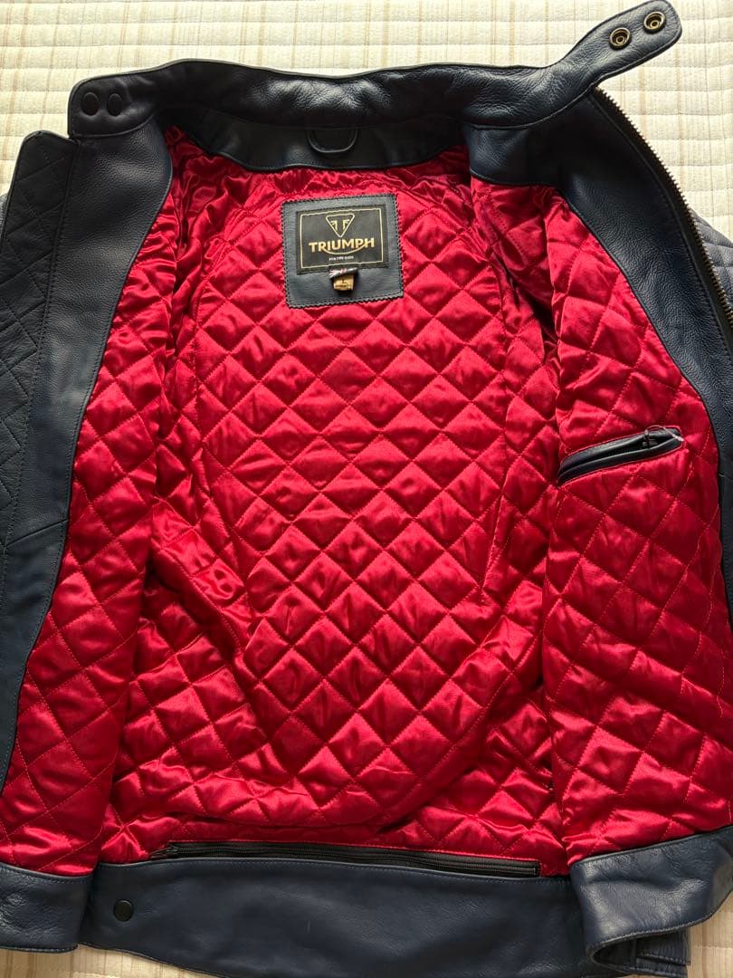 トライアンフ　レザージャケット キルティングデザイン
