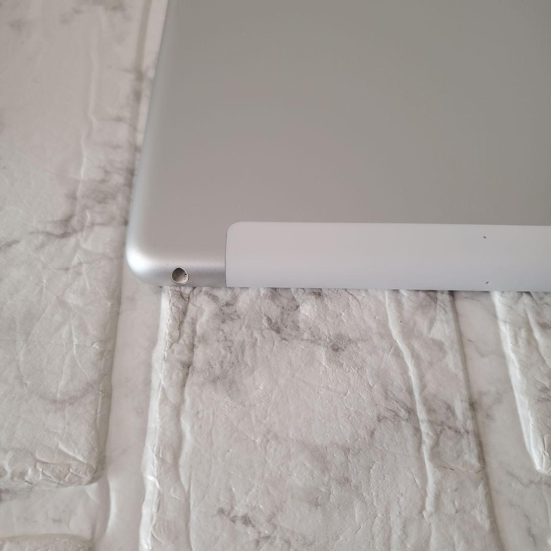 258 iPad 7世代 128GB SIMフリー シルバー