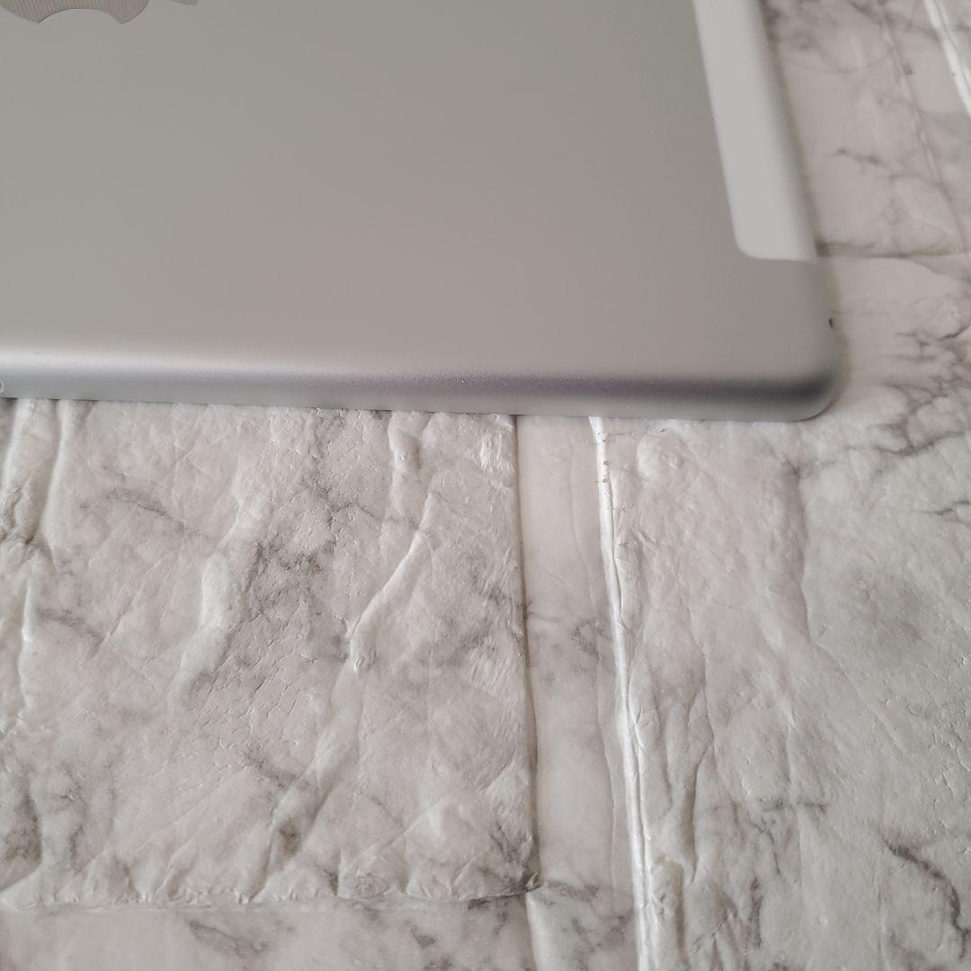258 iPad 7世代 128GB SIMフリー シルバー