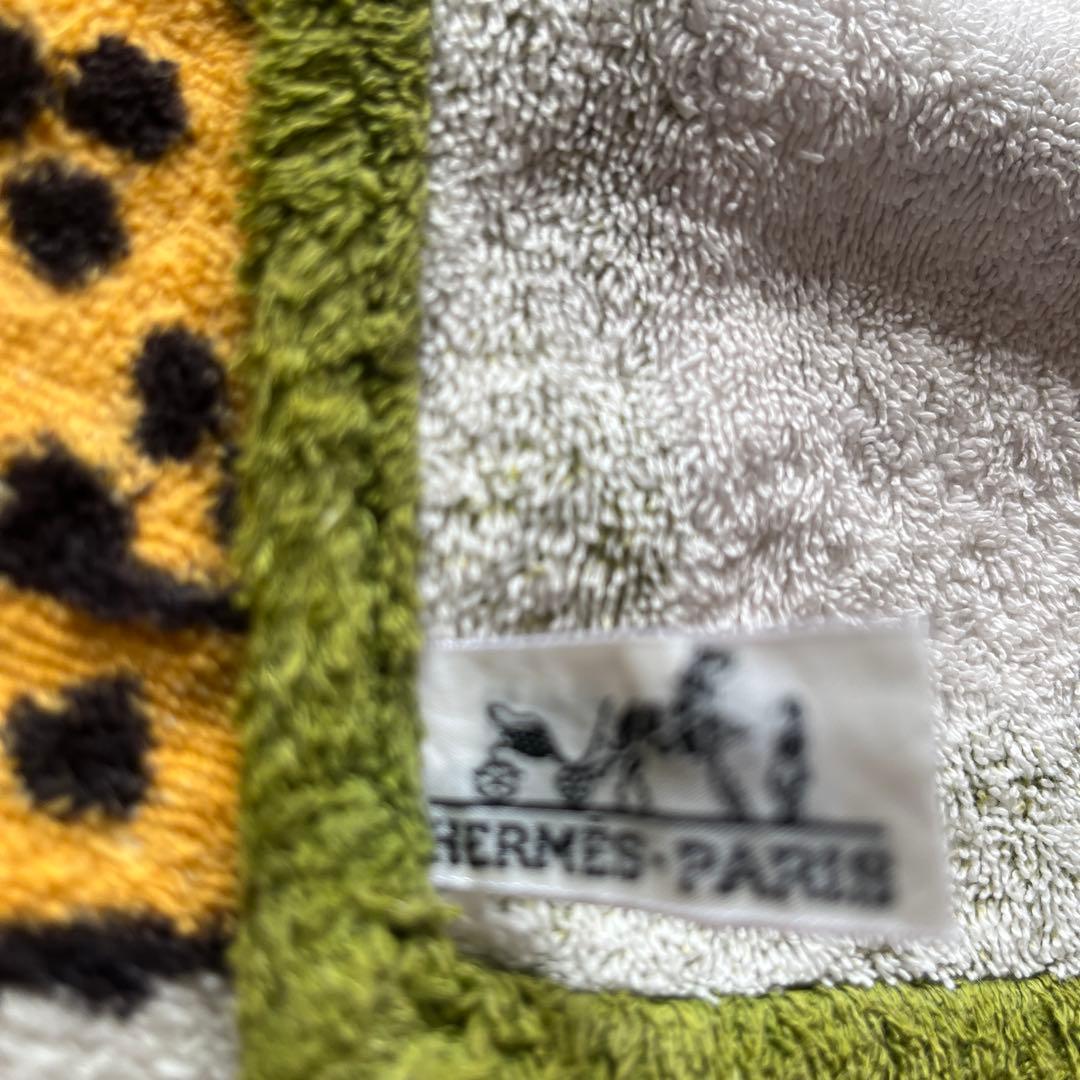 エルメスの大判マルチタオル