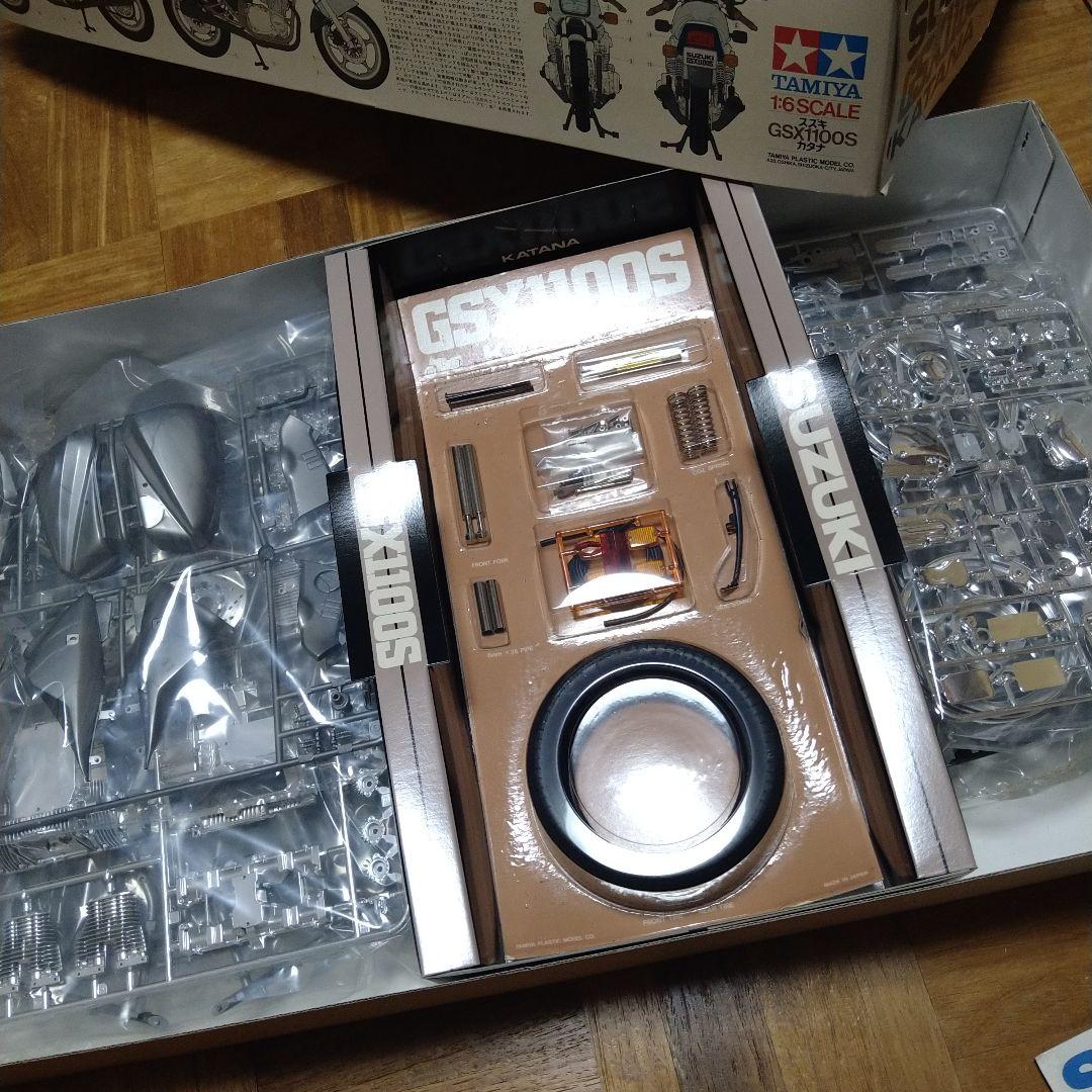 SUZUKI GSX1100S KATANA 1/6スケール プラモデル