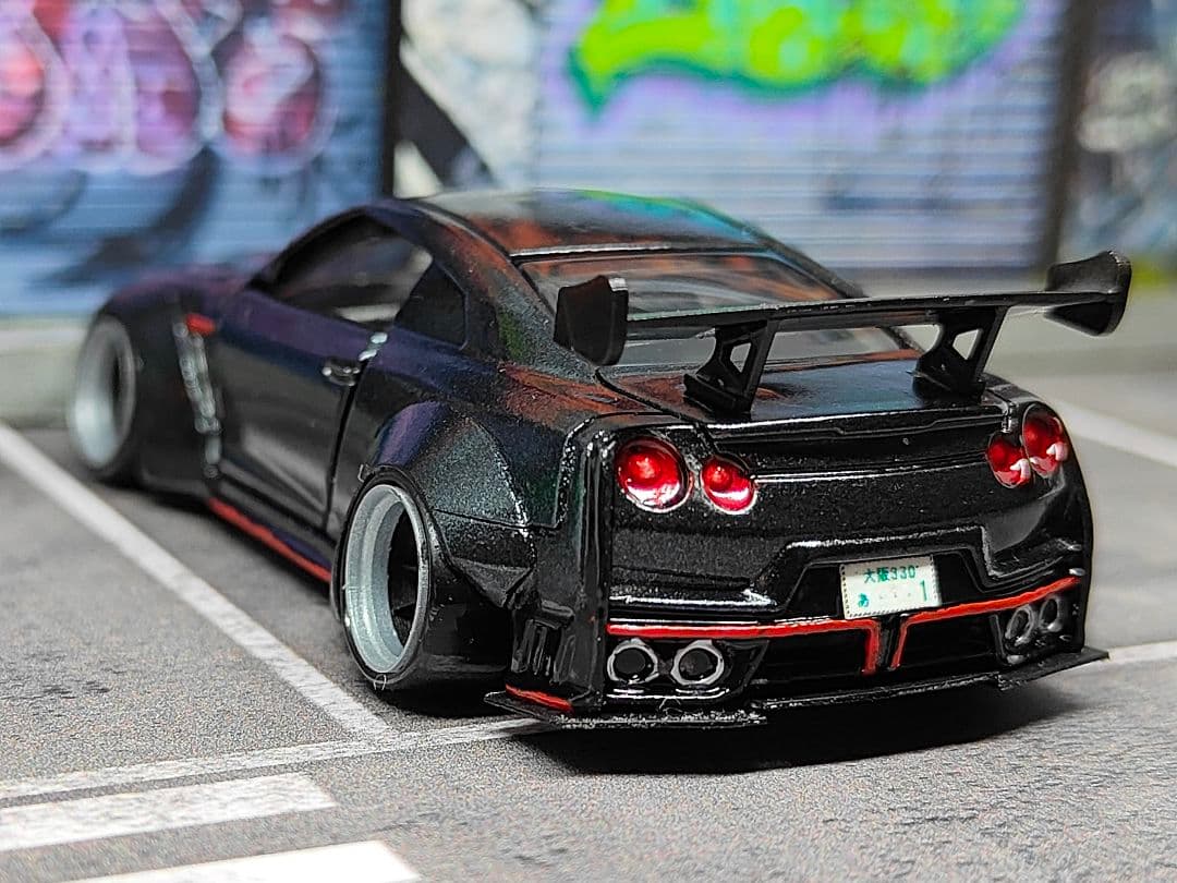 トミカ改造 R35 GTR LB仕様 オーバーフェンダー 黒 ホットウィール