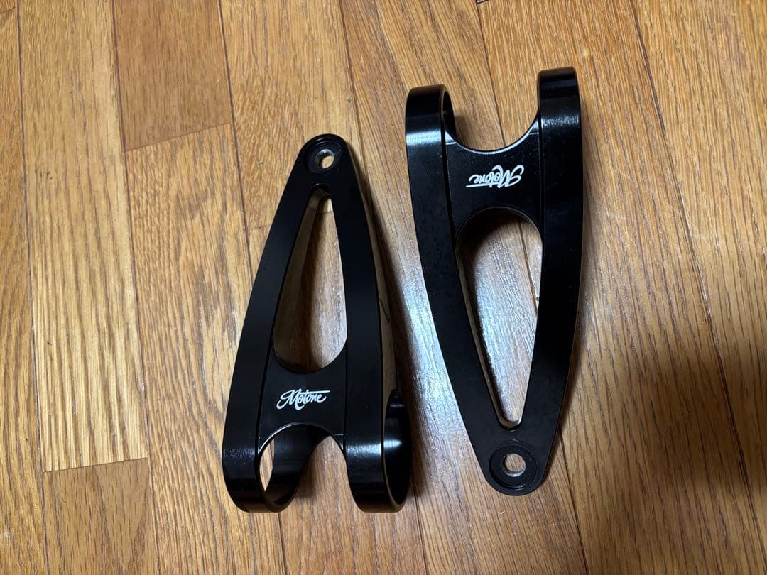 Motoneヘッドライトステー　ボンネビルt120