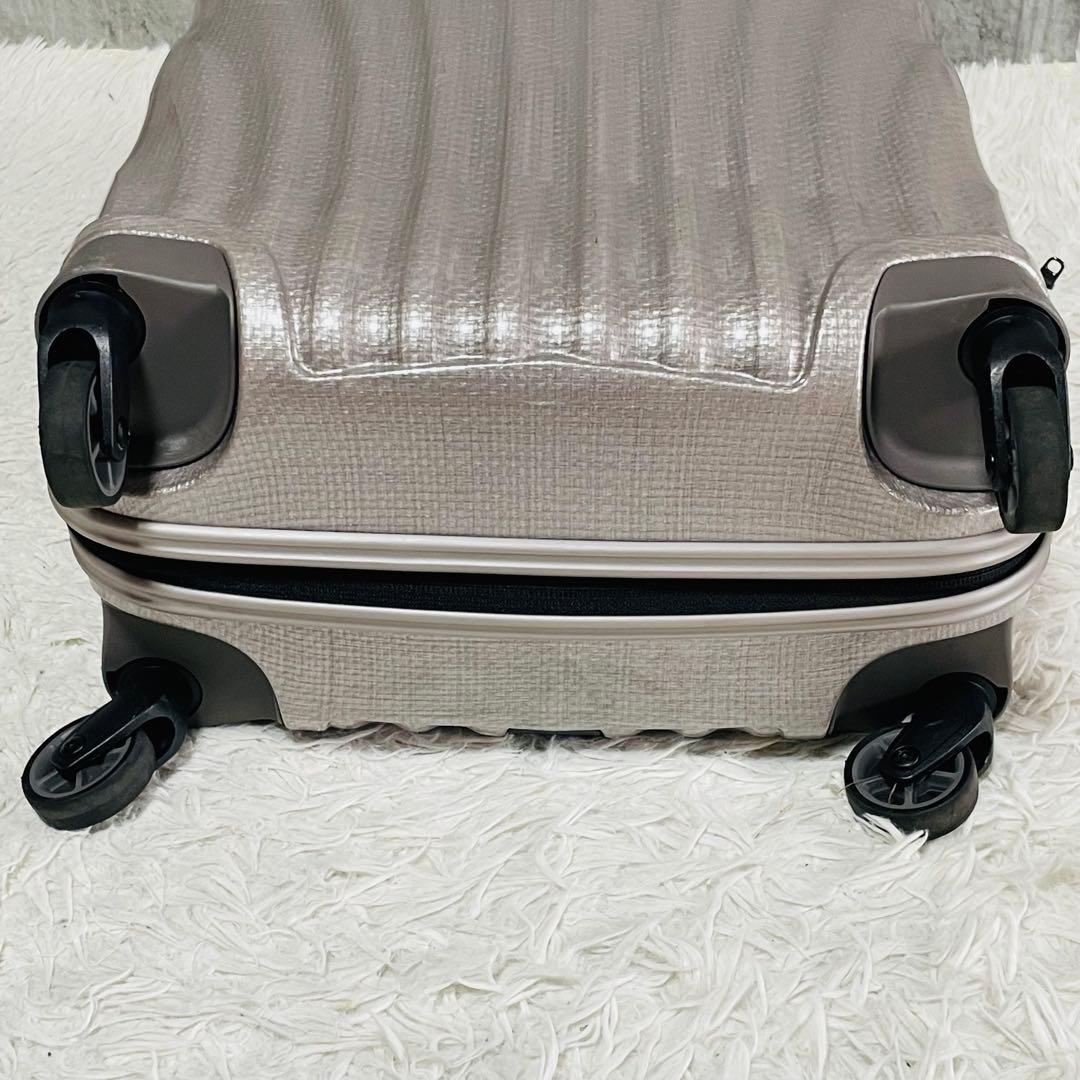 美品★軽量　サムソナイト　コスモライト　キャリーケース　4輪　スピナー55