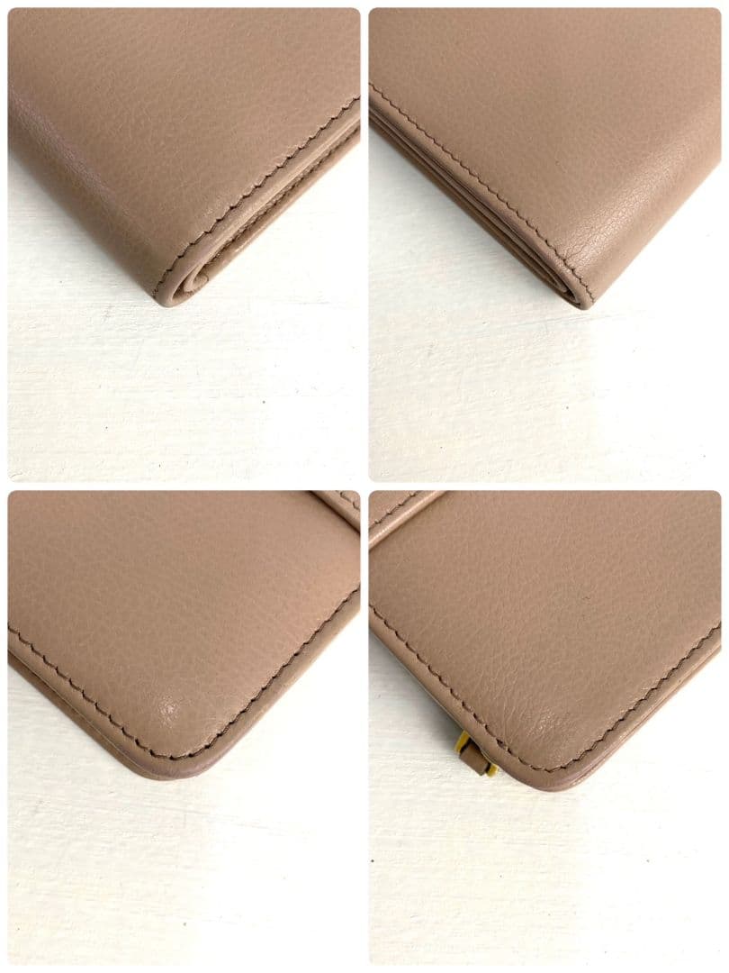 PRADA 三角プレート 二つ折り コンパクトウォレット