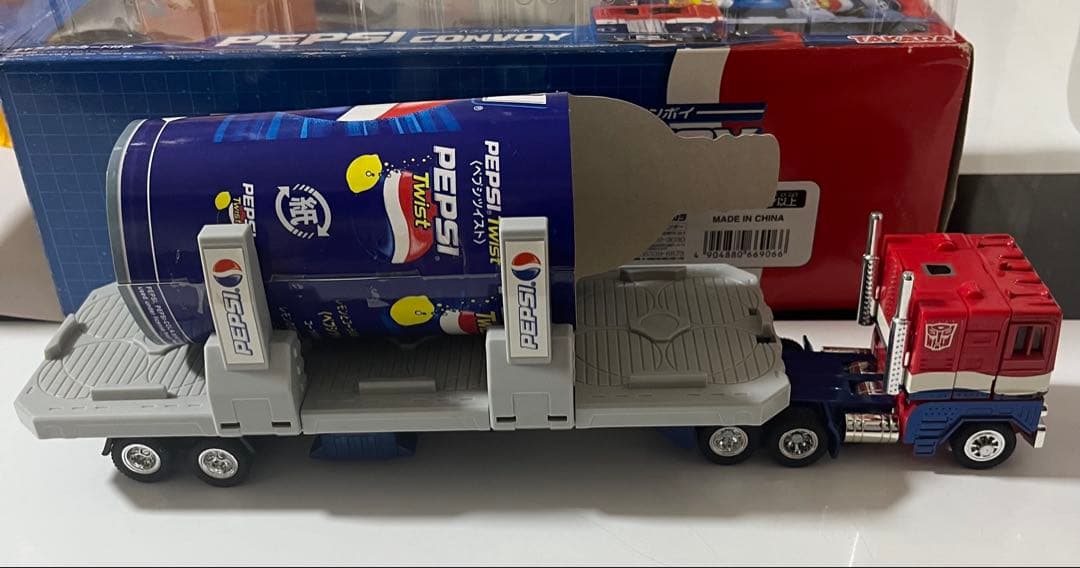 希少　タカラ　トランスフォーマ　ペプシコンボイ