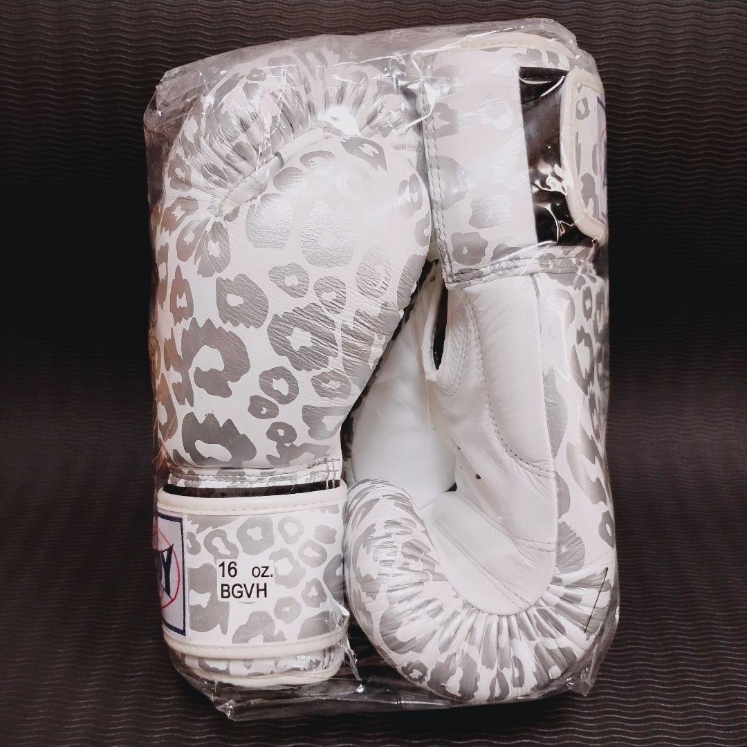 正規品 WINDY ボクシンググローブ 16oz ホワイト/シルバー ヒョウ柄