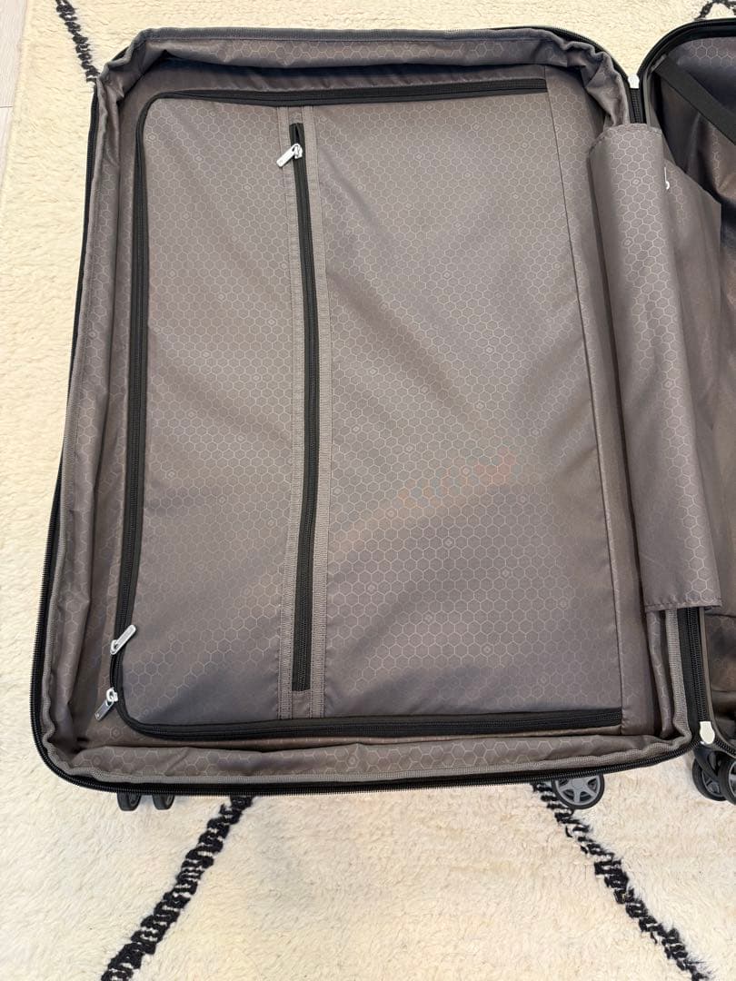 サムソナイトSamsoniteブラックハードシェルキャリーケース