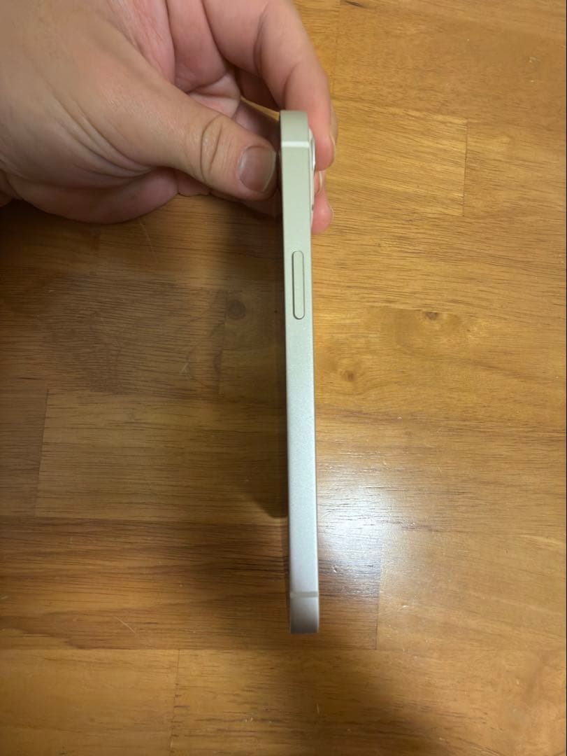 iPhone13 スターライト　256GB