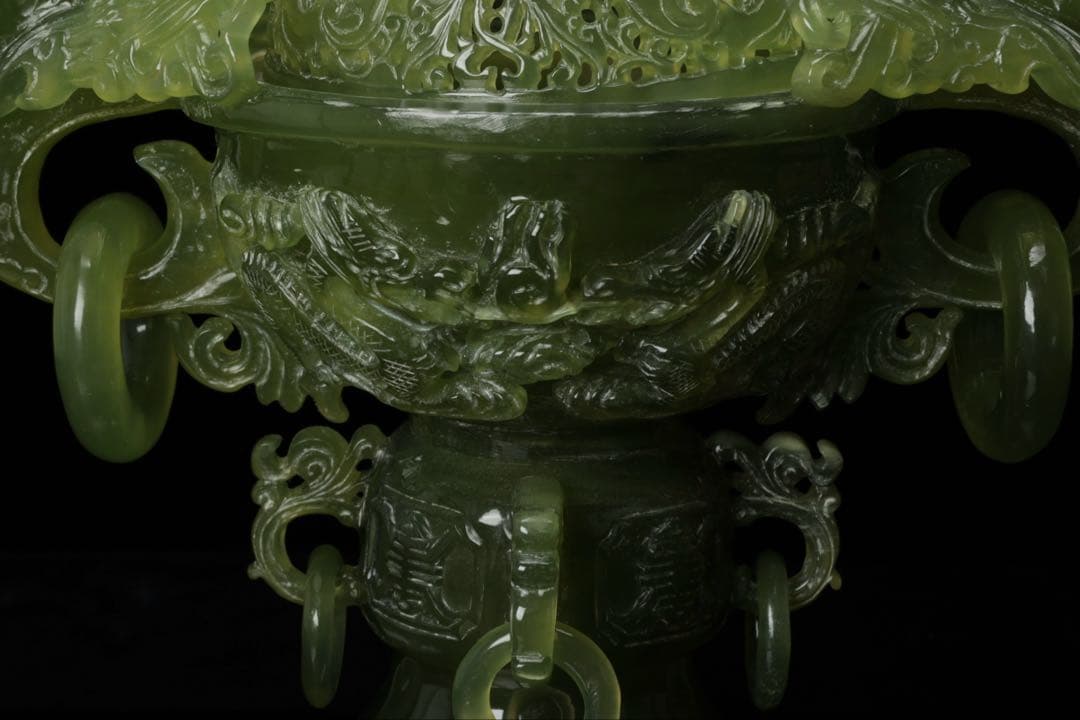 中国古玩 翡翠玉石 彫刻 龍蓋 耳 香炉 唐木台付 細密細工 古美術品 骨董品