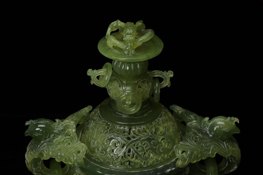 中国古玩 翡翠玉石 彫刻 龍蓋 耳 香炉 唐木台付 細密細工 古美術品 骨董品