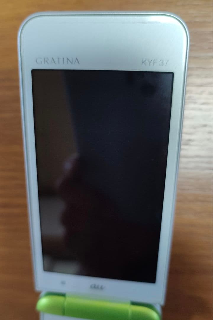 KYF37 グリーン 折り畳み式 ガラホ バッテリーも元気です！オマケ付