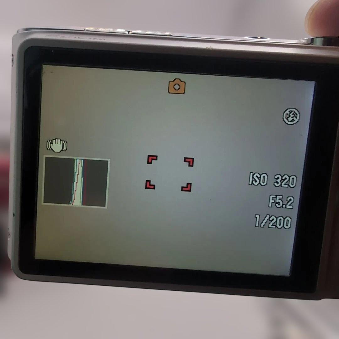 カシオ　デジタルカメラ　EX-H15 説明書、充電器 各種コード付