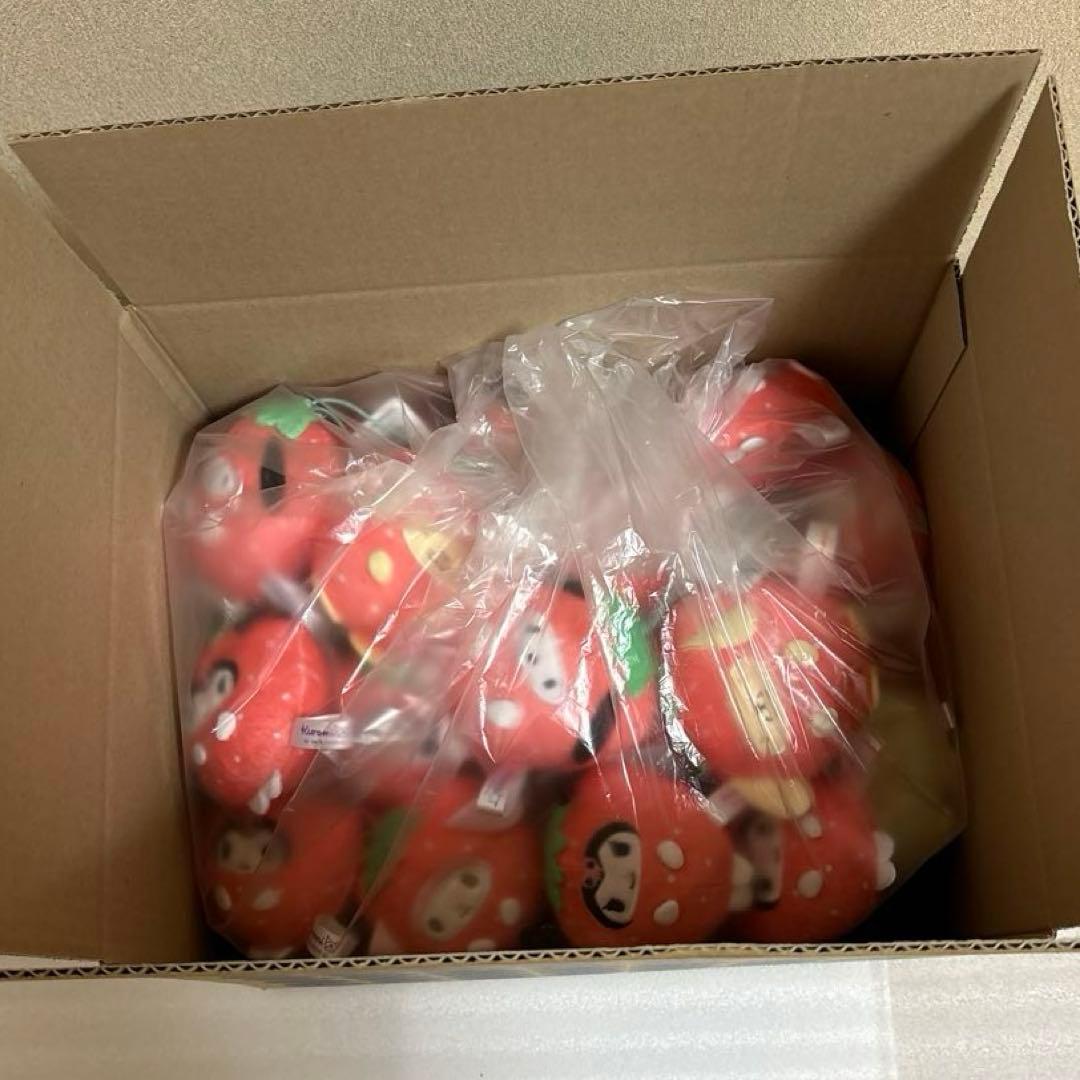 サンリオ　着ぐるみマスコット　イチゴ　キュウイ　パイナップル　51個セット