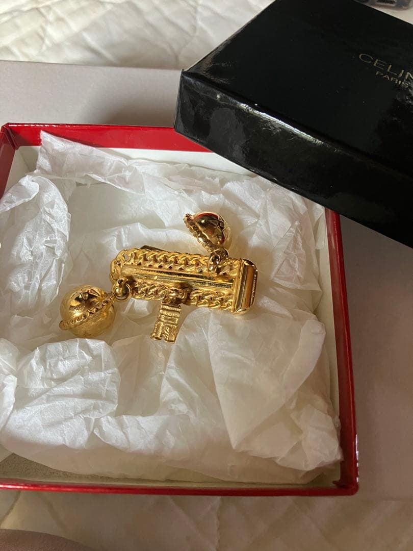 希少 CELINE セリーヌ ブローチ ゴールド スターボール 凱旋門トリオンフ