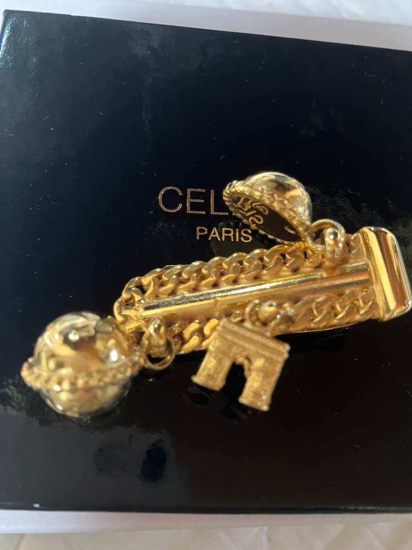 希少 CELINE セリーヌ ブローチ ゴールド スターボール 凱旋門トリオンフ