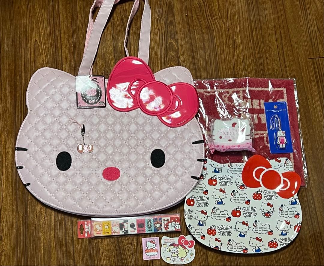 ハローキティ９点セット　レアな物も入ってる可能性あります　写真をご覧ください