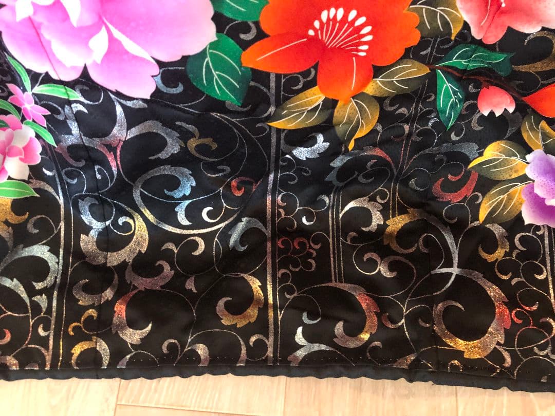 花嫁引き振袖 黒 花柄 ビーズ装飾